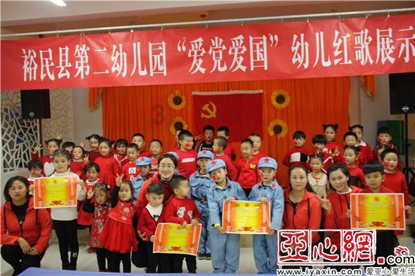 在高铁上赠送手绘沈阳旅游地图的乘务员小姐姐找到啦！小姐姐回应
